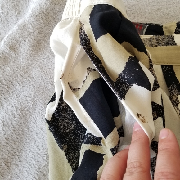 VINTAGE Midi Rayon Skirt with POCKETS ๐ - Picture 3 of 8